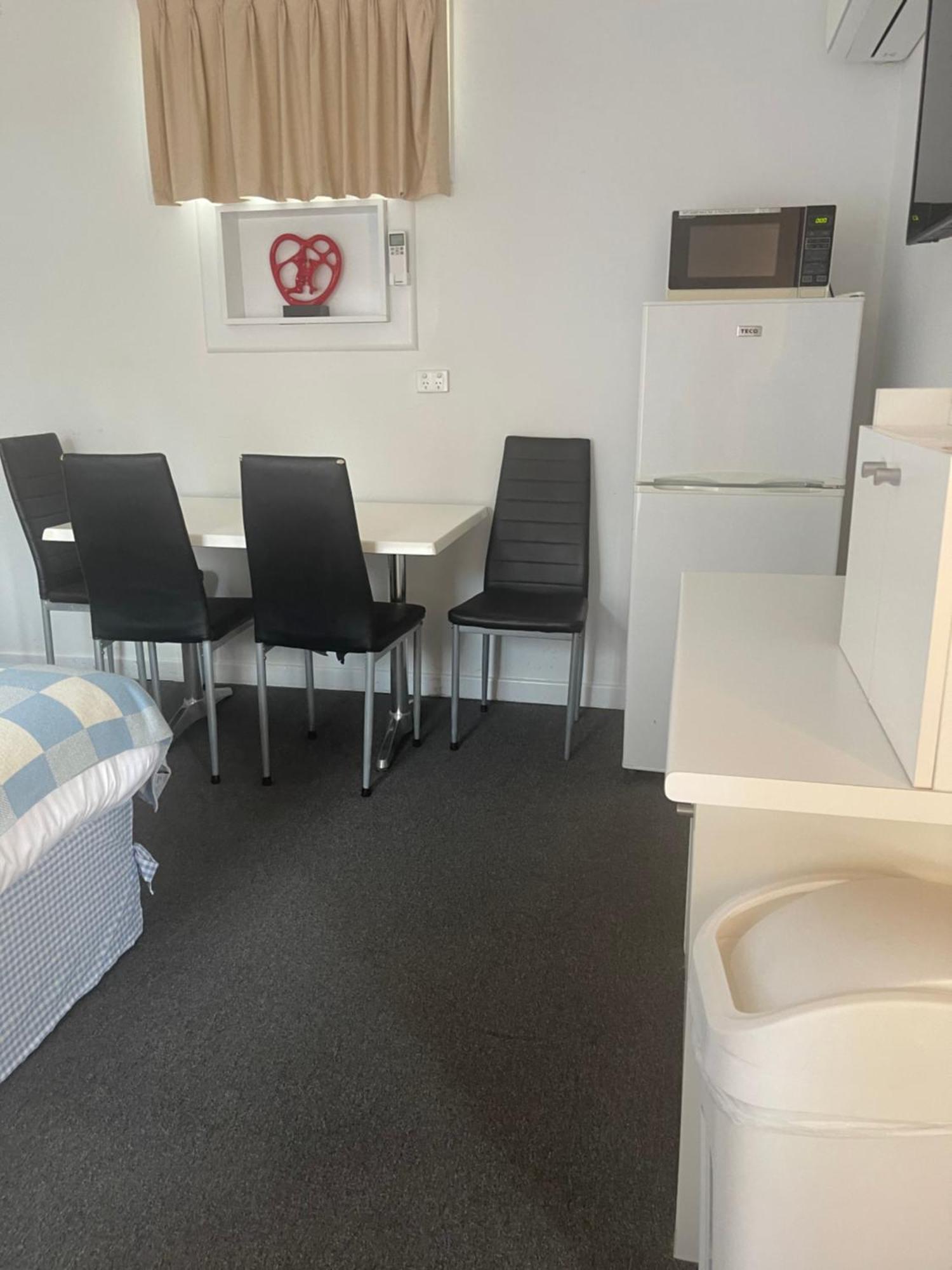 Euroa Motor Inn Bagian luar foto