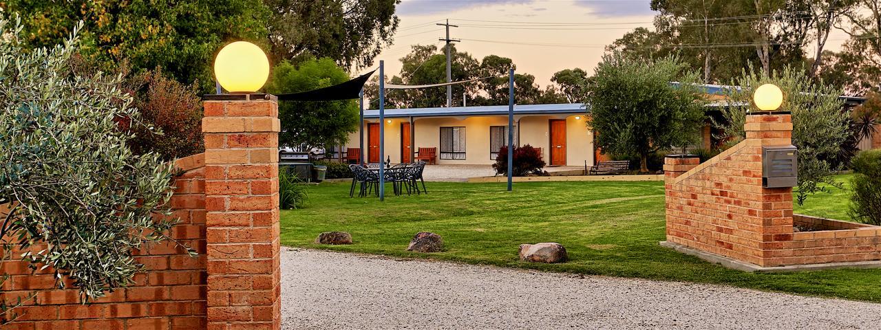Euroa Motor Inn Bagian luar foto