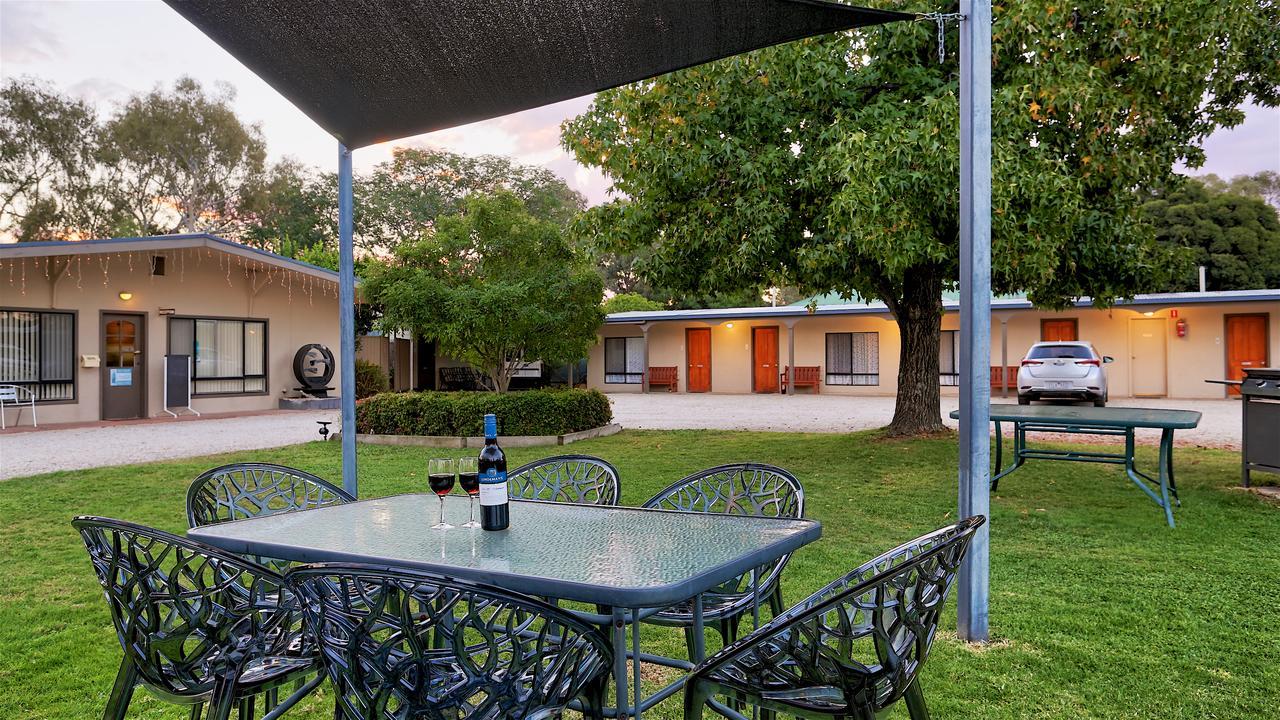 Euroa Motor Inn Bagian luar foto