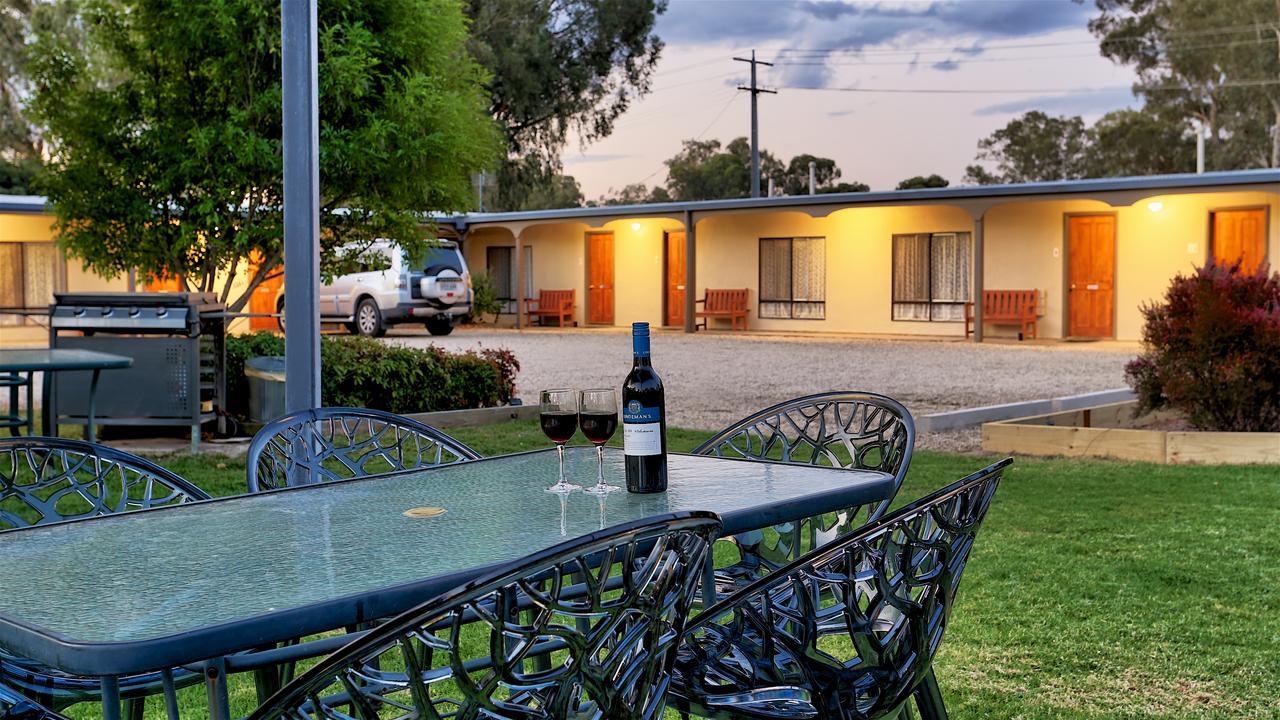 Euroa Motor Inn Bagian luar foto